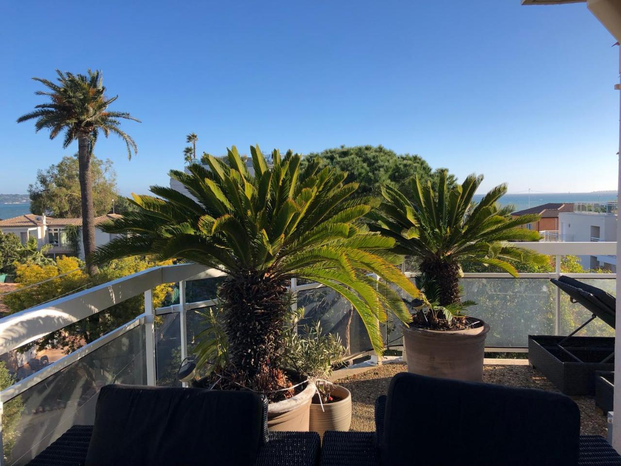 Gorgeous one-bedroom apartment with terrace&sea view -StayInAntibes- Bijou Plage Buitenkant foto