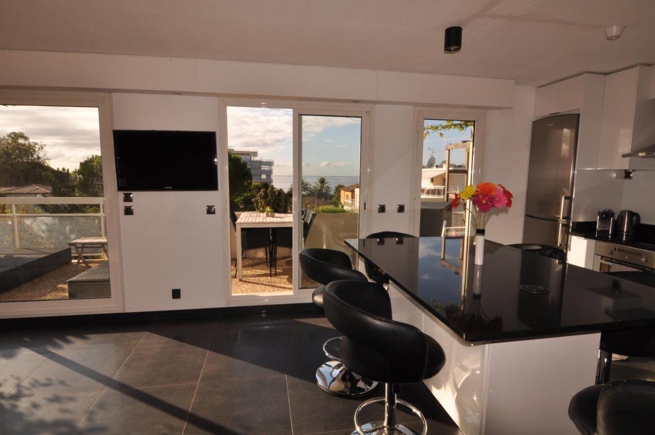 Gorgeous one-bedroom apartment with terrace&sea view -StayInAntibes- Bijou Plage Buitenkant foto